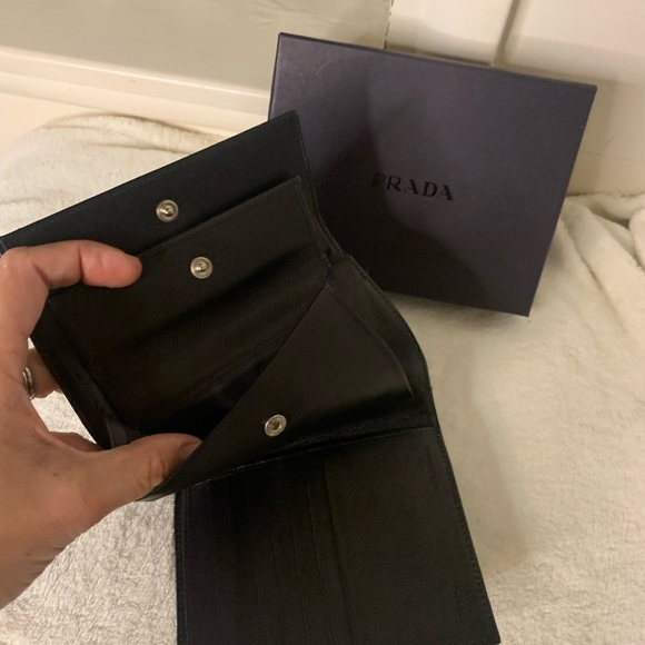 Authentic Prada black nylon wallet with COA and box - Picture 5 of 9